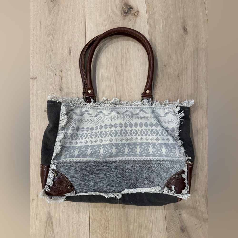 Myra bag
